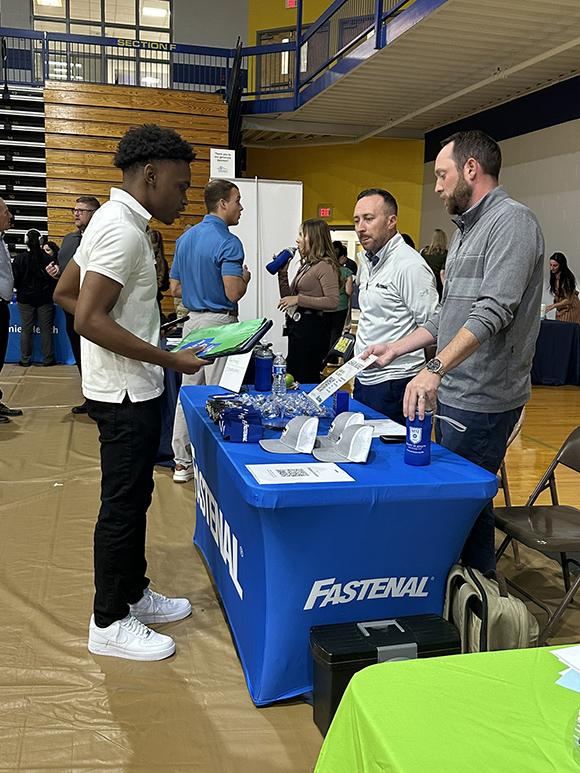 Career-Fair-7.jpg